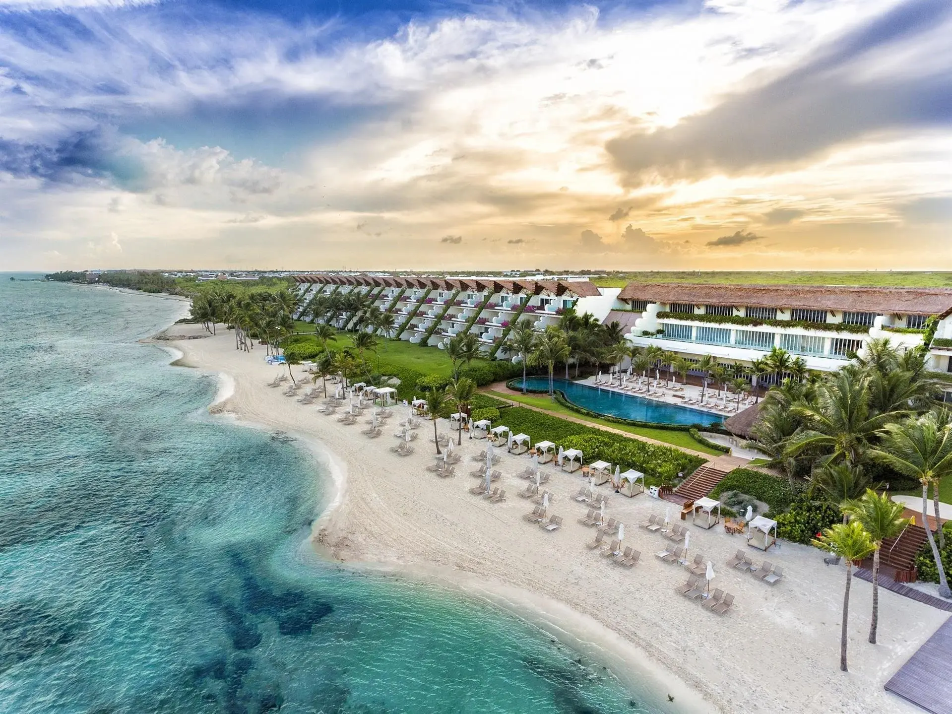 Grand Velas Riviera Maya ultra-luxury all-inclusive resort with beachfront suites, world-class dining, and spa in Mexico's Riviera Maya.